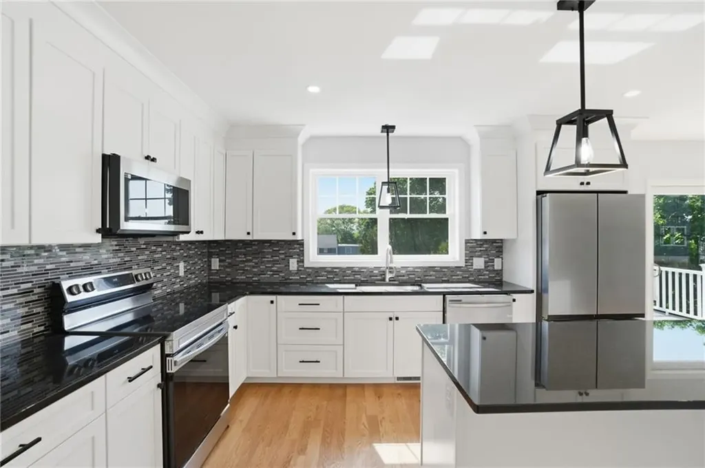 6 Teresa Ann Crossing West Warwick RI 02893