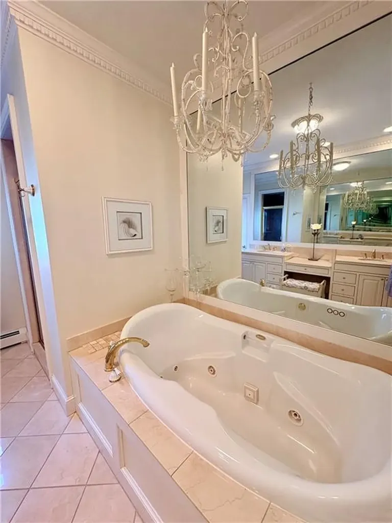 139 Hemlock Avenue Warwick RI 02886
