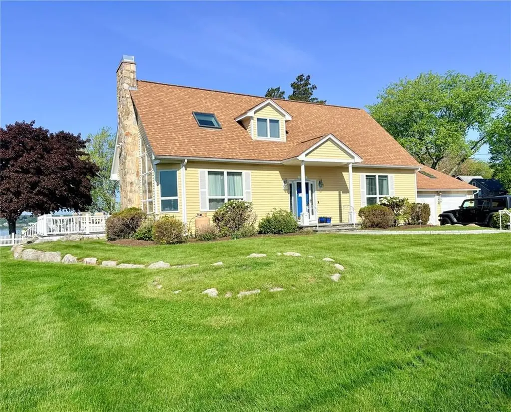 139 Hemlock Avenue Warwick RI 02886