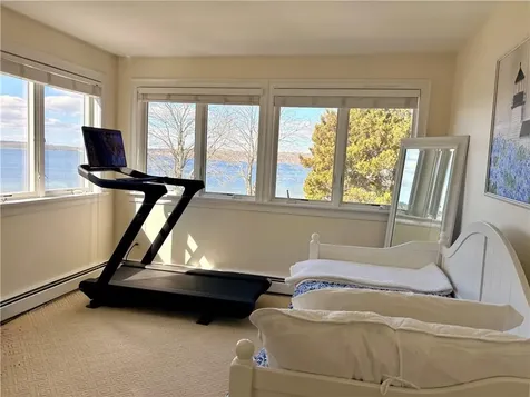 139 Hemlock Avenue Warwick RI 02886
