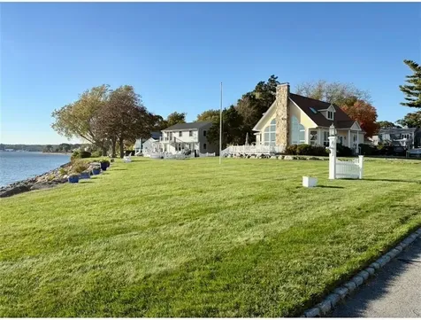 139 Hemlock Avenue Warwick RI 02886