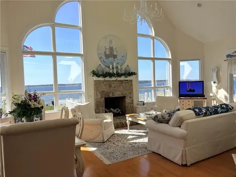 139 Hemlock Avenue Warwick RI 02886