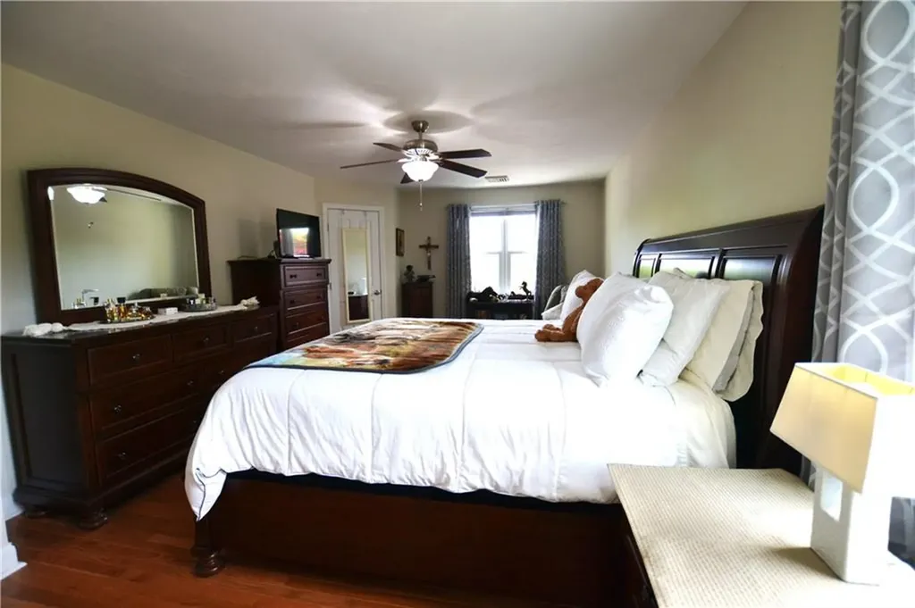 517 Pleasant Street Pawtucket RI 02860