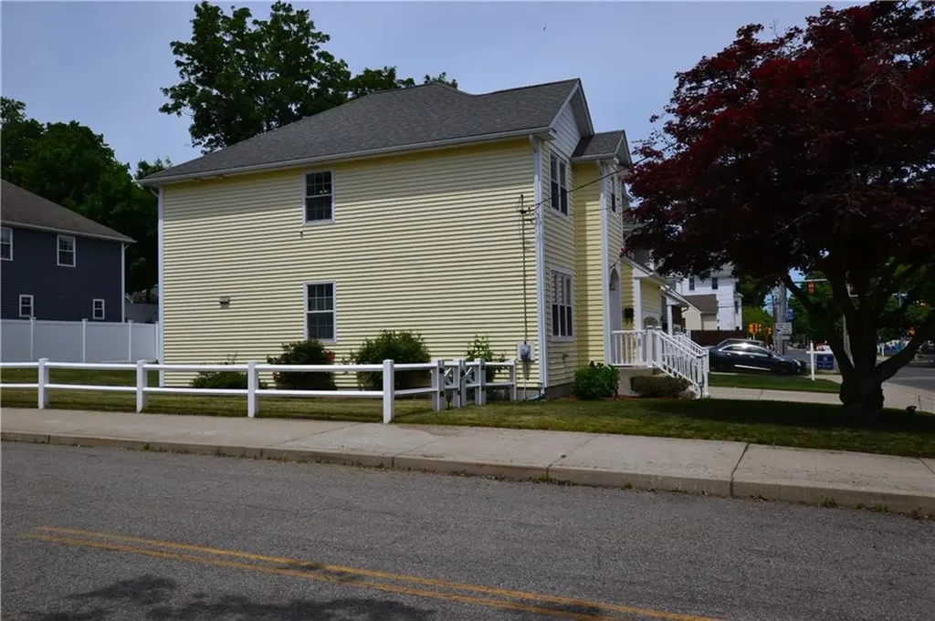 517 Pleasant Street Pawtucket RI 02860