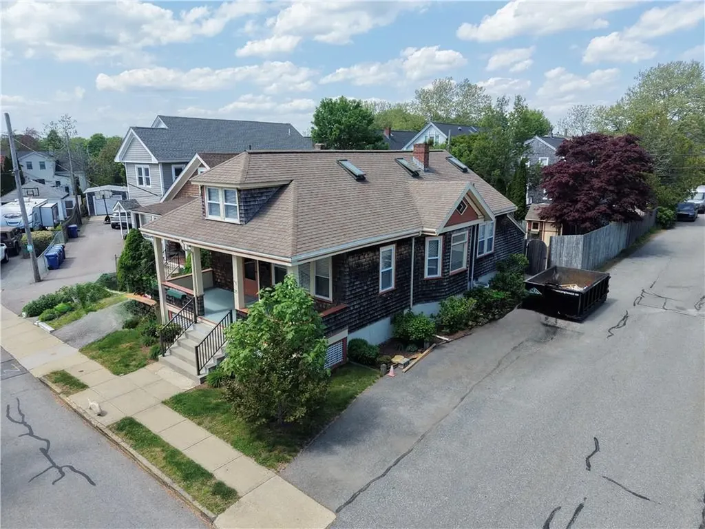 25 Peckham Avenue Newport RI 02840