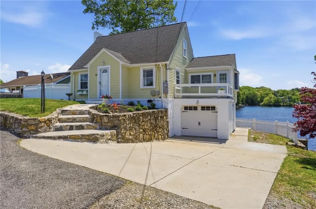 31 Beverly Circle Smithfield RI 02828