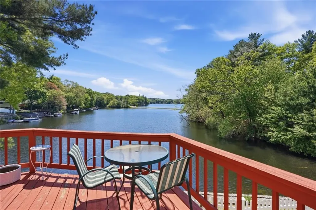31 Beverly Circle Smithfield RI 02828