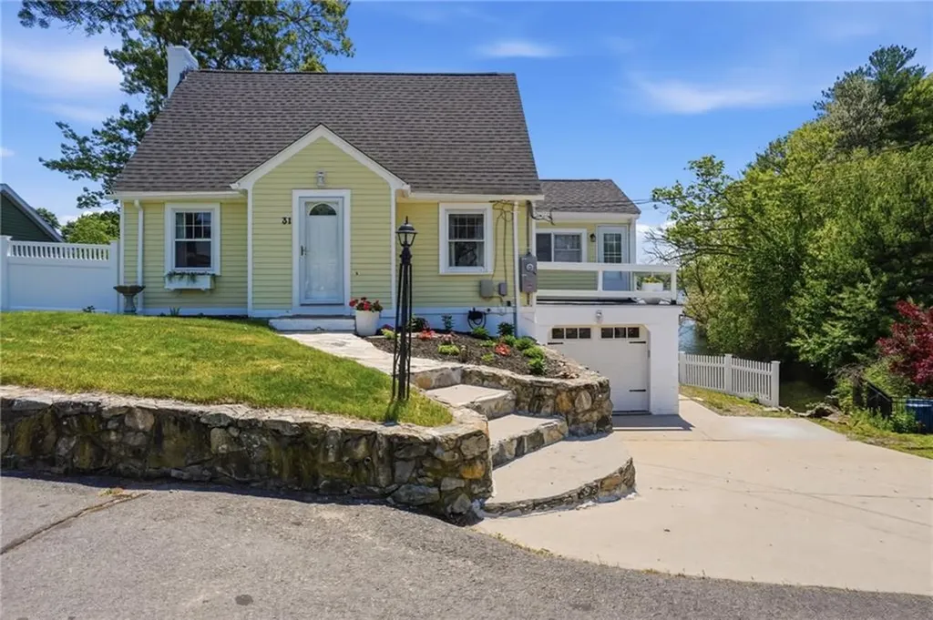 31 Beverly Circle Smithfield RI 02828