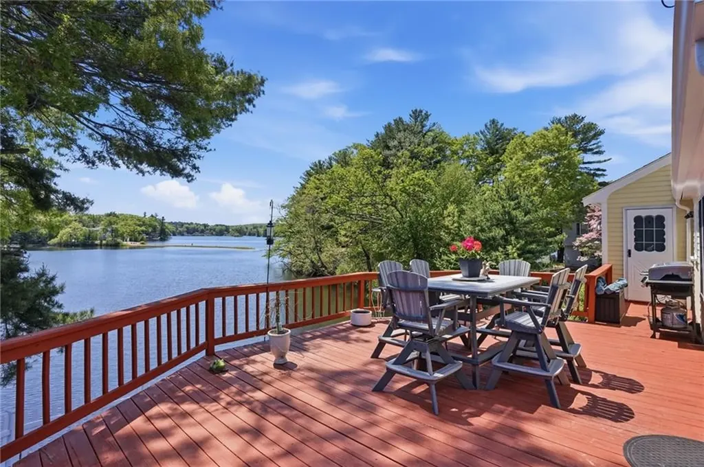 31 Beverly Circle Smithfield RI 02828