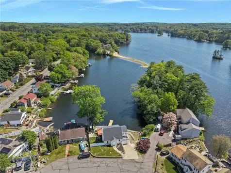 31 Beverly Circle Smithfield RI 02828