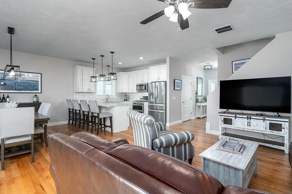 81 Batcheller Avenue Cranston RI 02920