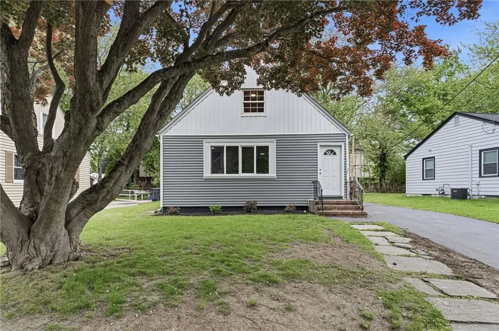 8 Angela Court North Providence RI 02904