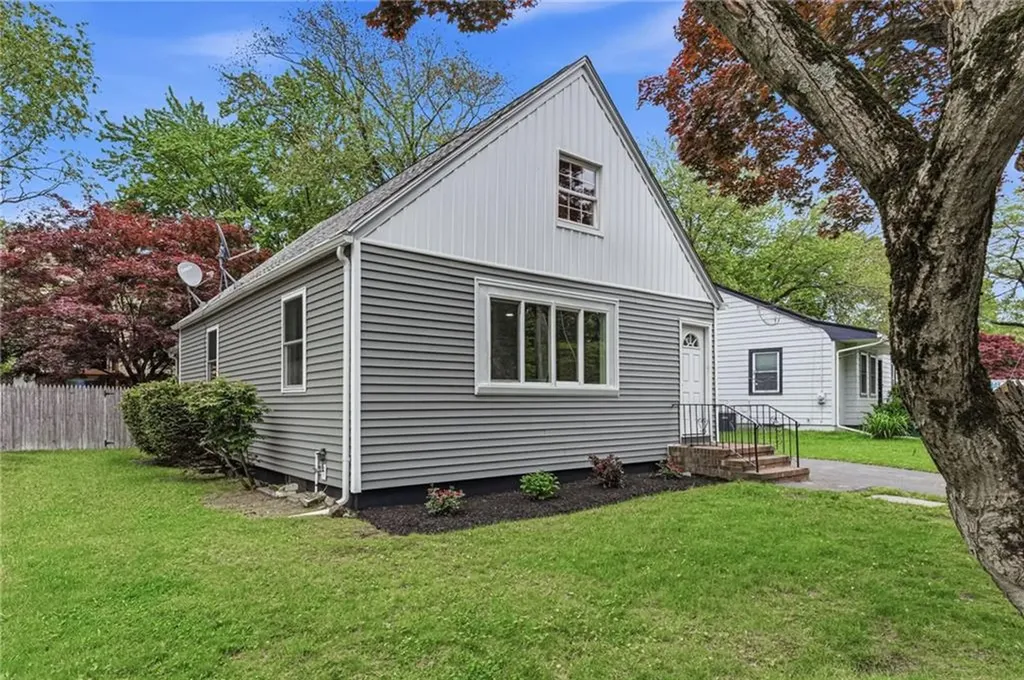 8 Angela Court North Providence RI 02904