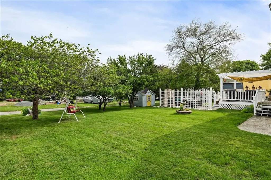 30 Madison Avenue Portsmouth RI 02872