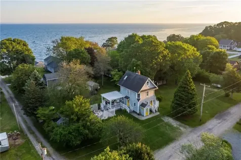 30 Madison Avenue Portsmouth RI 02872