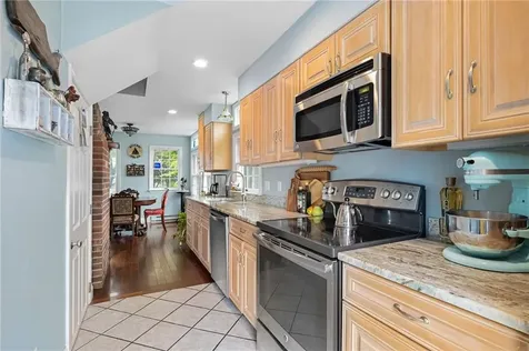 30 Madison Avenue Portsmouth RI 02872