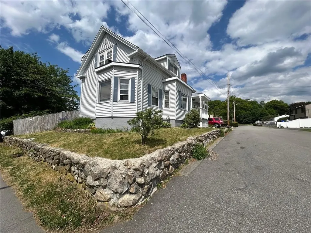 9 Bye Street North Providence RI 02911