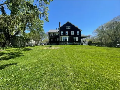 45 Woodlawn Avenue Bristol RI 02809