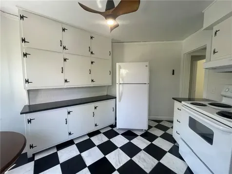 45 Woodlawn Avenue Bristol RI 02809