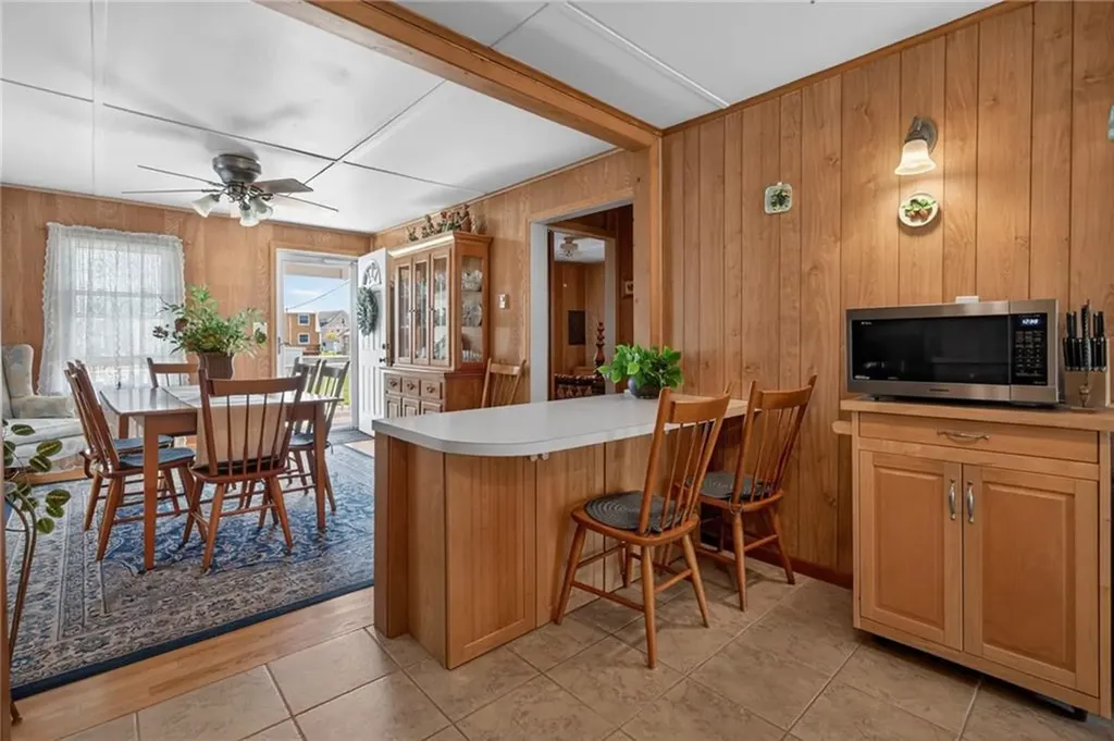 6 Arbeth Avenue Narragansett RI 02882