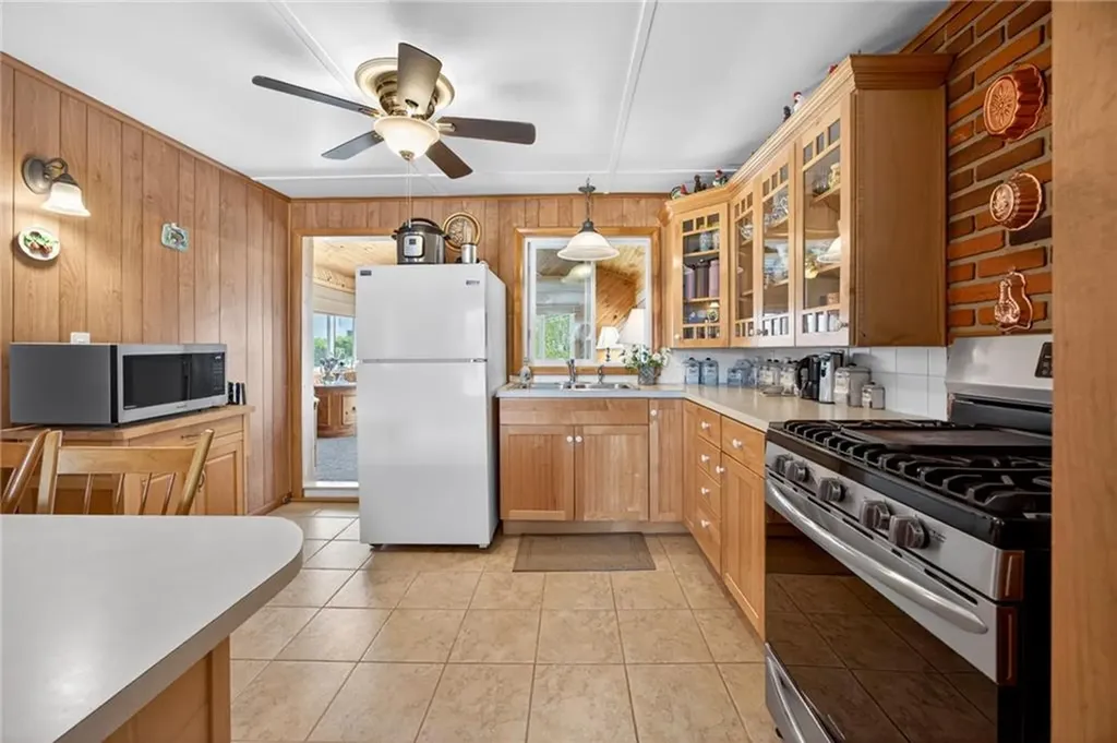 6 Arbeth Avenue Narragansett RI 02882
