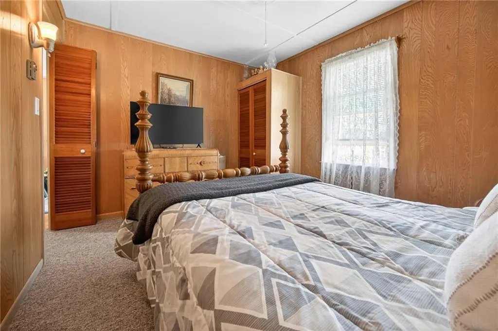6 Arbeth Avenue Narragansett RI 02882