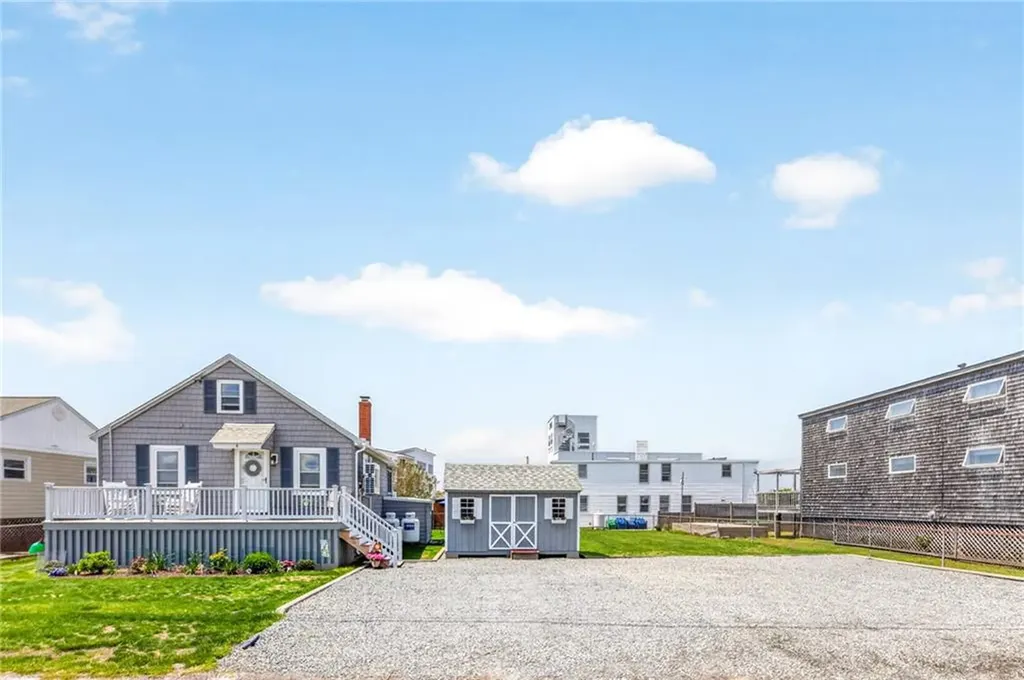 6 Arbeth Avenue Narragansett RI 02882