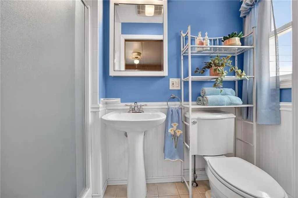 6 Arbeth Avenue Narragansett RI 02882