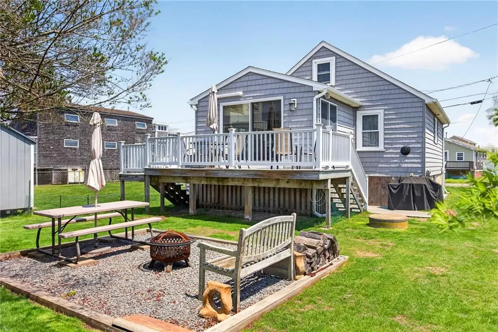6 Arbeth Avenue Narragansett RI 02882