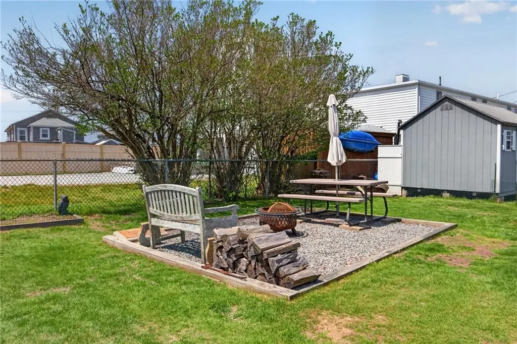 6 Arbeth Avenue Narragansett RI 02882