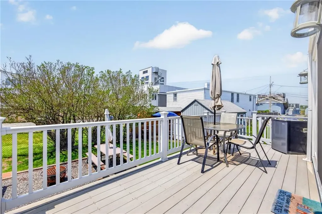 6 Arbeth Avenue Narragansett RI 02882