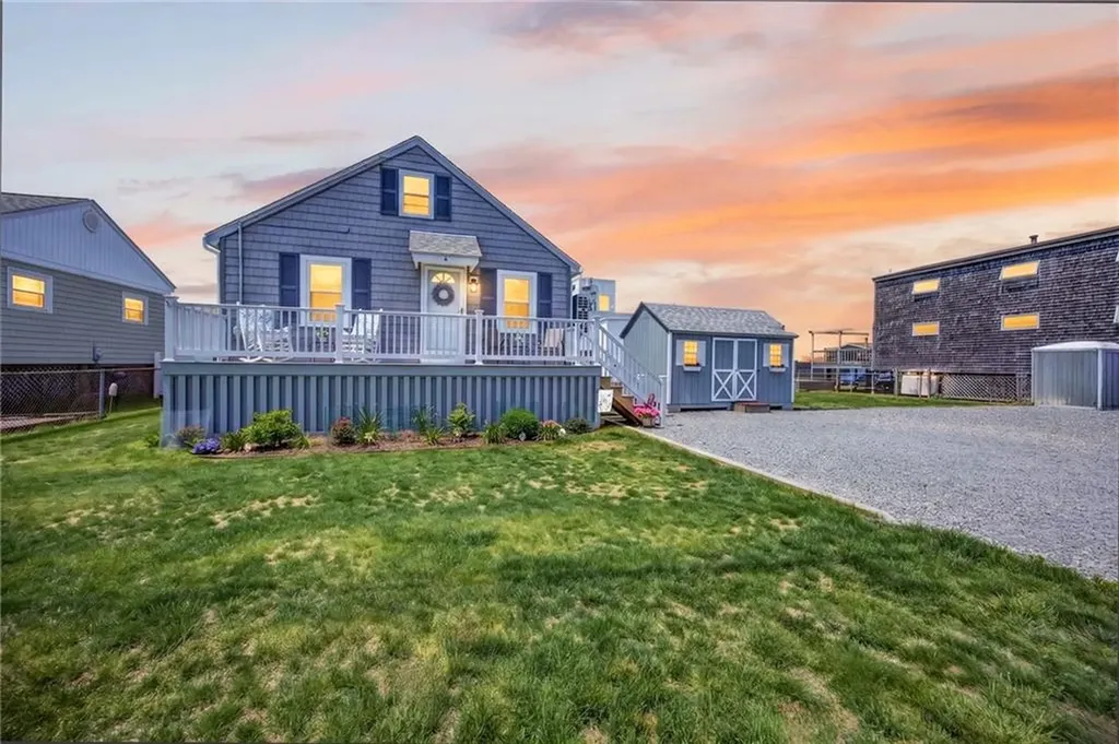 6 Arbeth Avenue Narragansett RI 02882