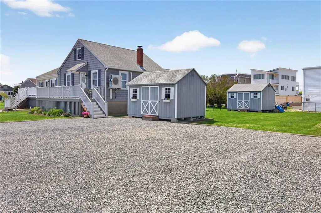 6 Arbeth Avenue Narragansett RI 02882