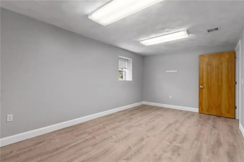 16 Nooseneck Hill Road West Greenwich RI 02817
