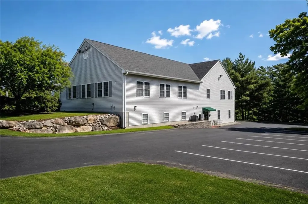 16 Nooseneck Hill Road West Greenwich RI 02817