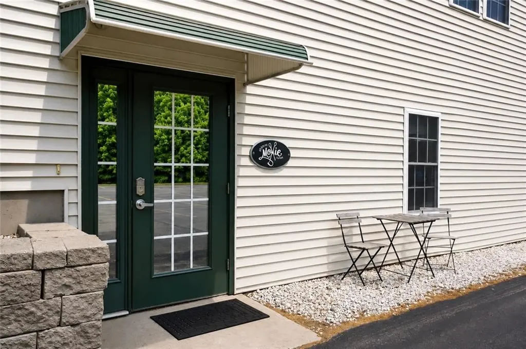 16 Nooseneck Hill Road West Greenwich RI 02817
