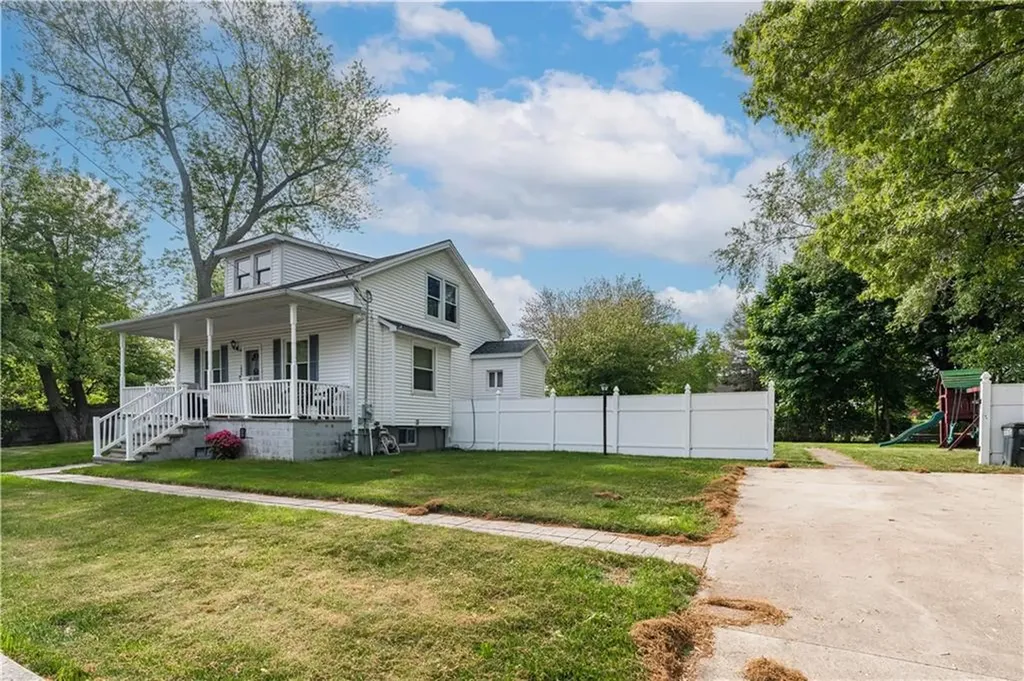 136 Collins Street Attleboro MA 02703