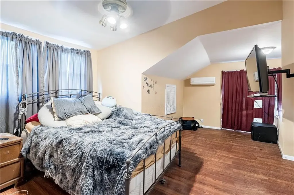 136 Collins Street Attleboro MA 02703