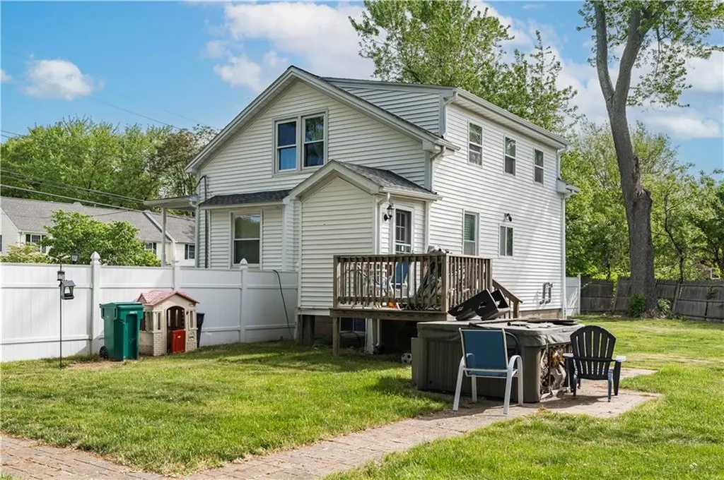 136 Collins Street Attleboro MA 02703