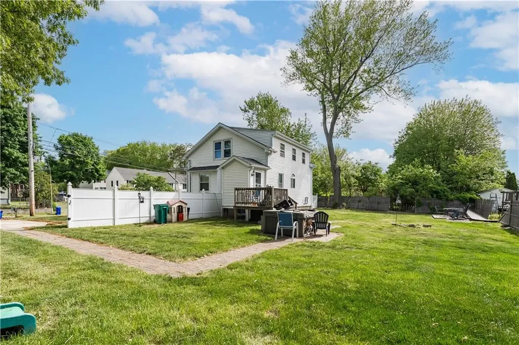 136 Collins Street Attleboro MA 02703