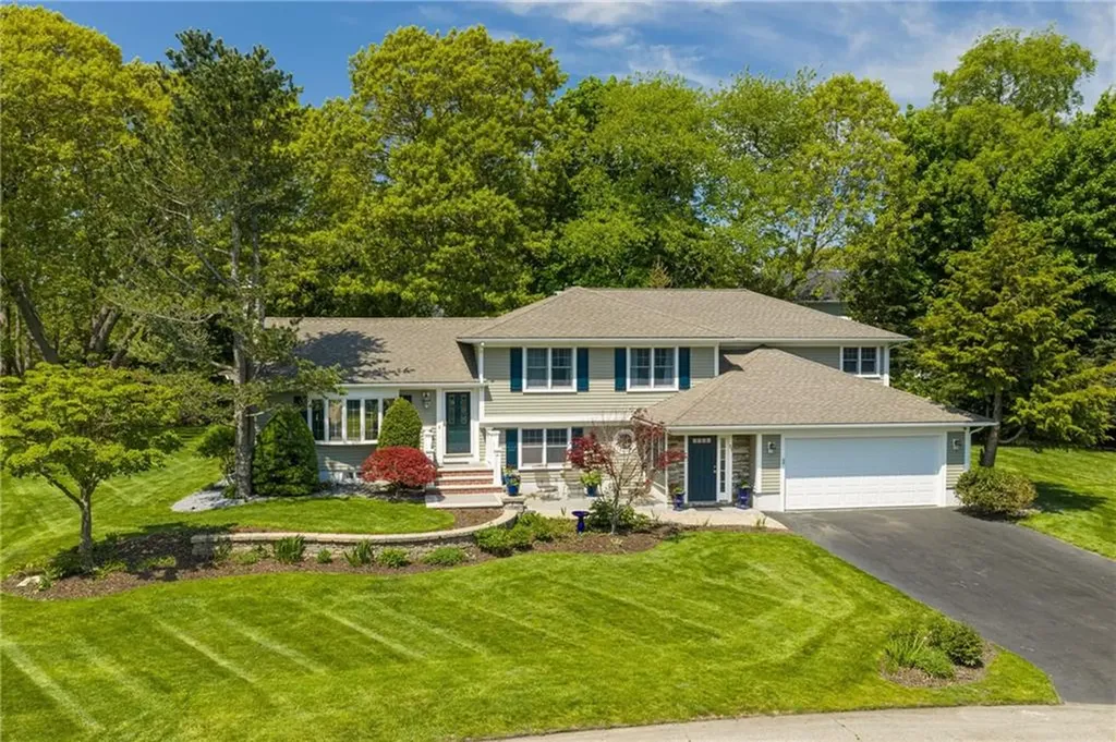 31 Meadowbrook Drive Barrington RI 02806