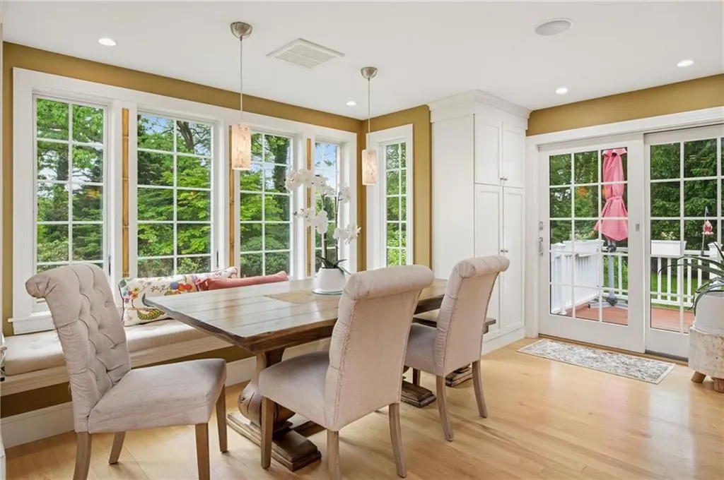 31 Meadowbrook Drive Barrington RI 02806