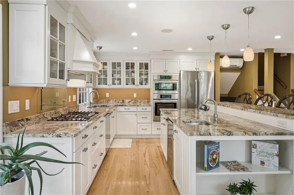 31 Meadowbrook Drive Barrington RI 02806