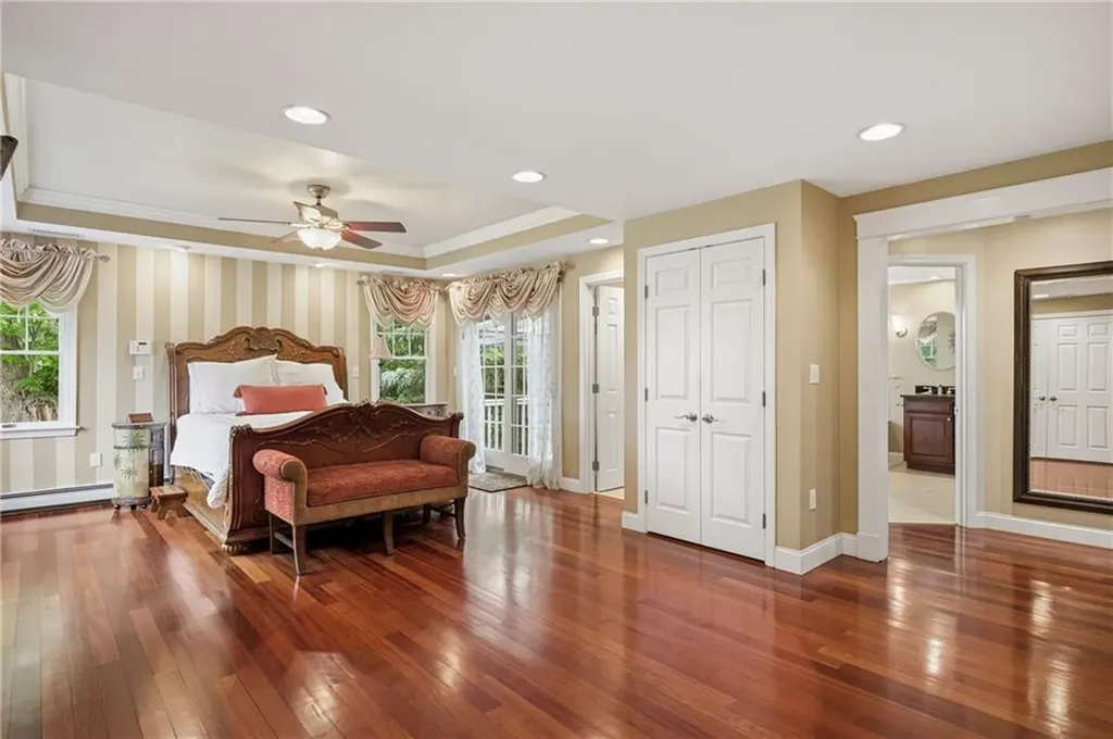 31 Meadowbrook Drive Barrington RI 02806