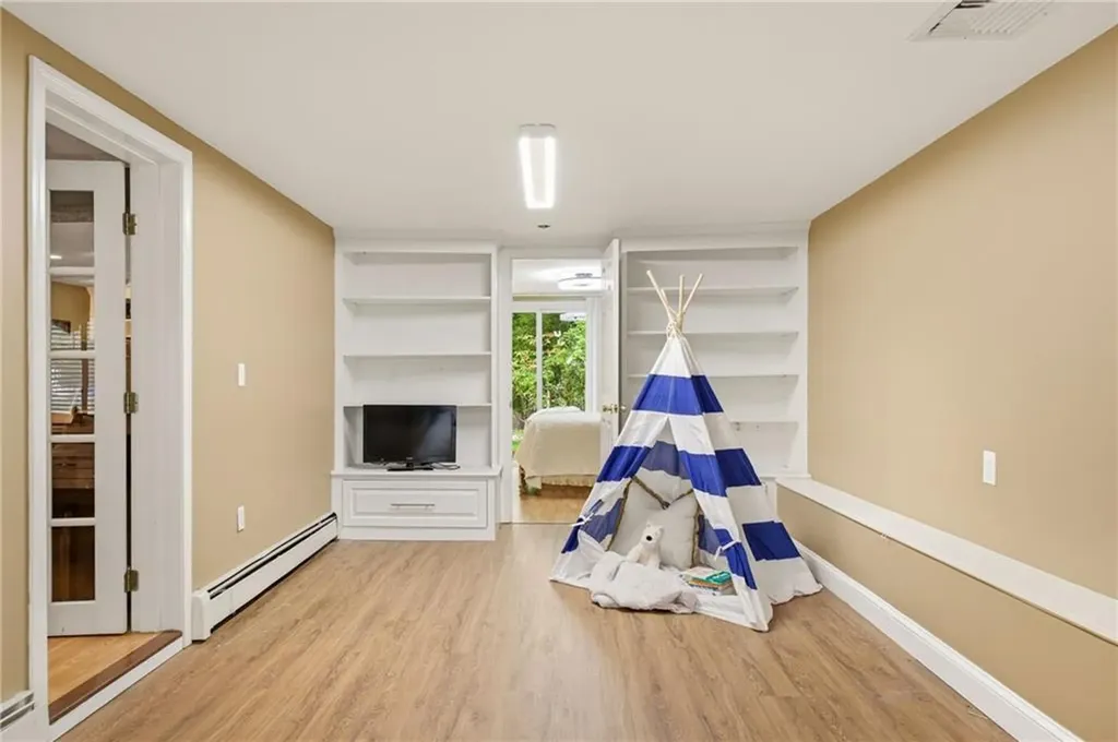 31 Meadowbrook Drive Barrington RI 02806
