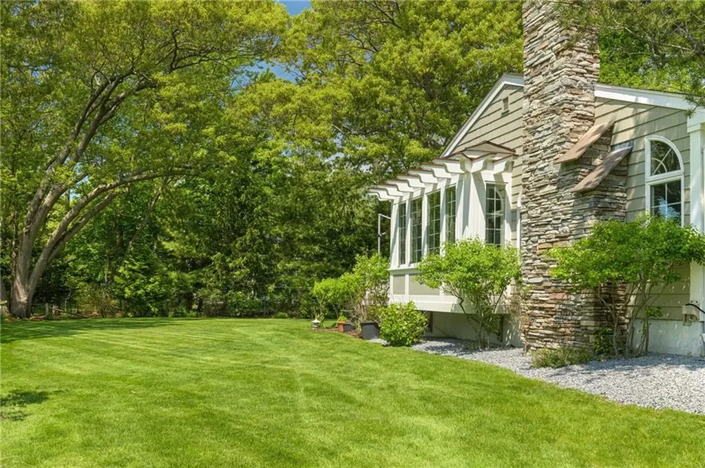 31 Meadowbrook Drive Barrington RI 02806