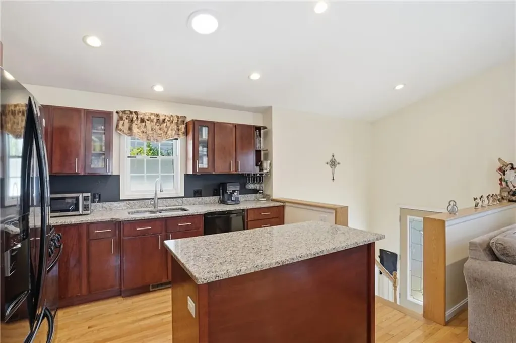 212 Lexington Avenue North Providence RI 02904