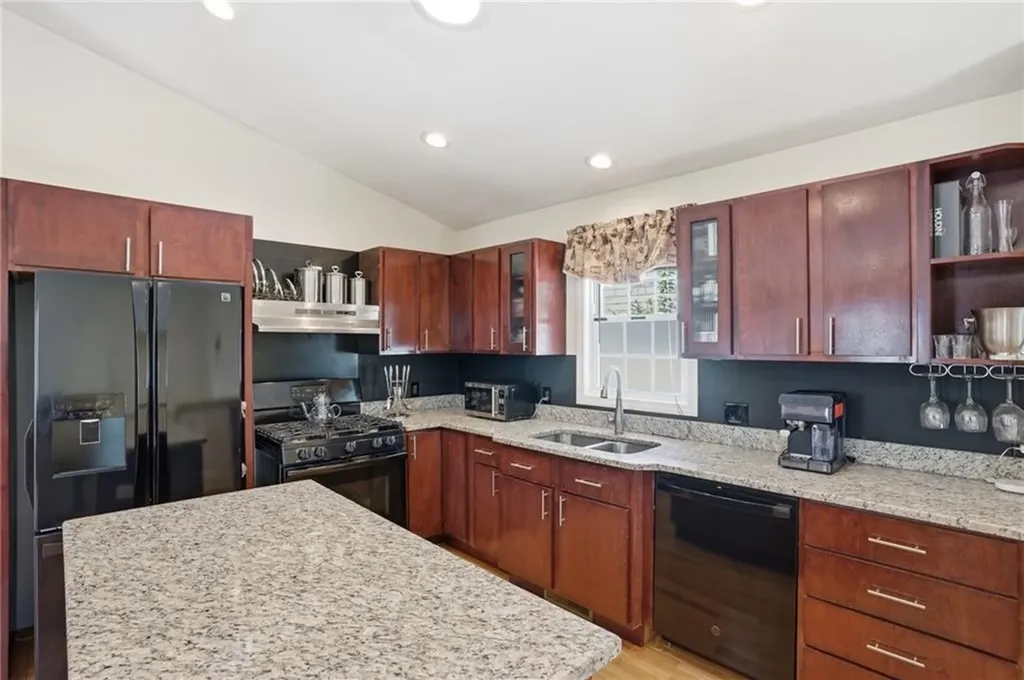 212 Lexington Avenue North Providence RI 02904