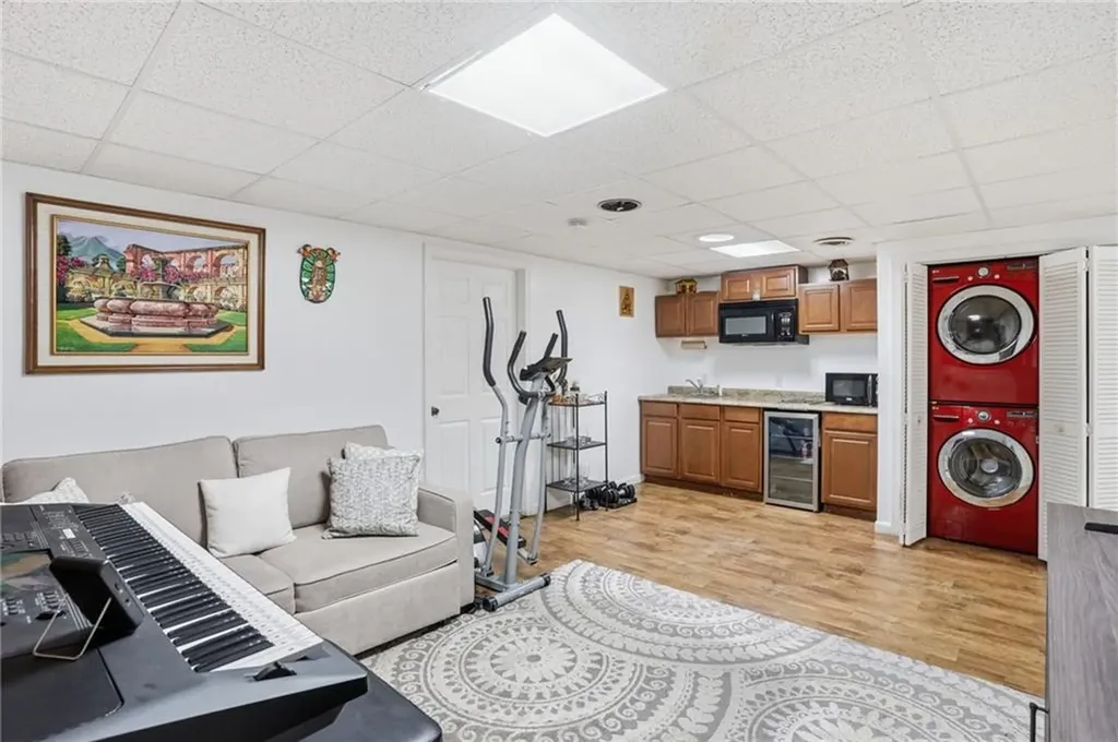 212 Lexington Avenue North Providence RI 02904