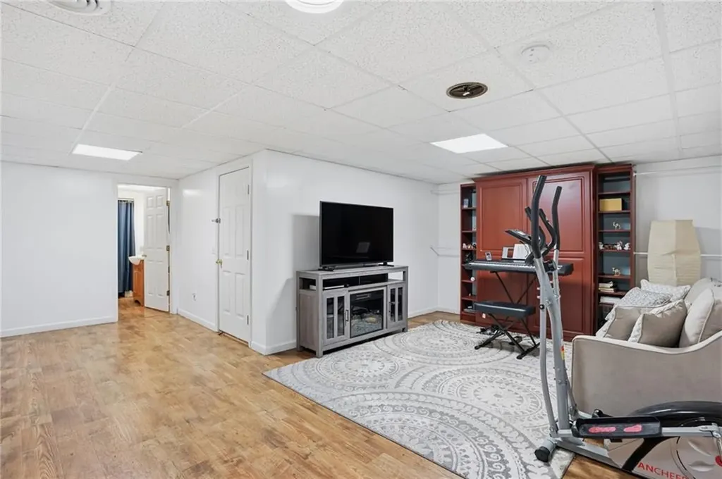 212 Lexington Avenue North Providence RI 02904